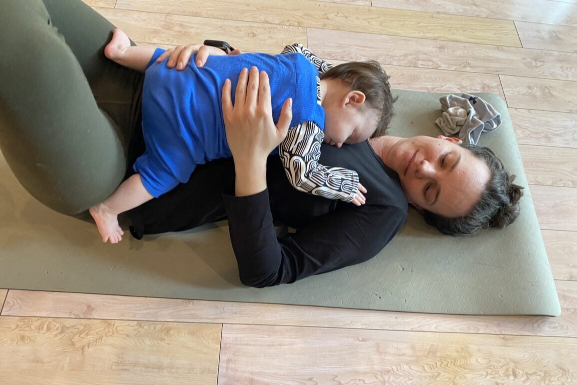Postnatal Yoga with Baby 6 Week Series – November Series | Source Yoga